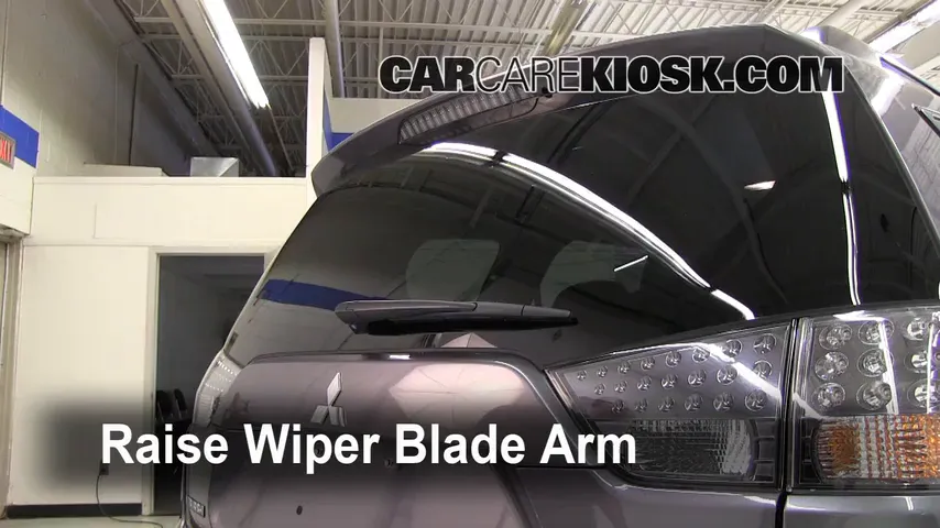 2010 Mitsubishi Outlander ES 2.4L 4 Cyl. Windshield Wiper Blade (Rear)